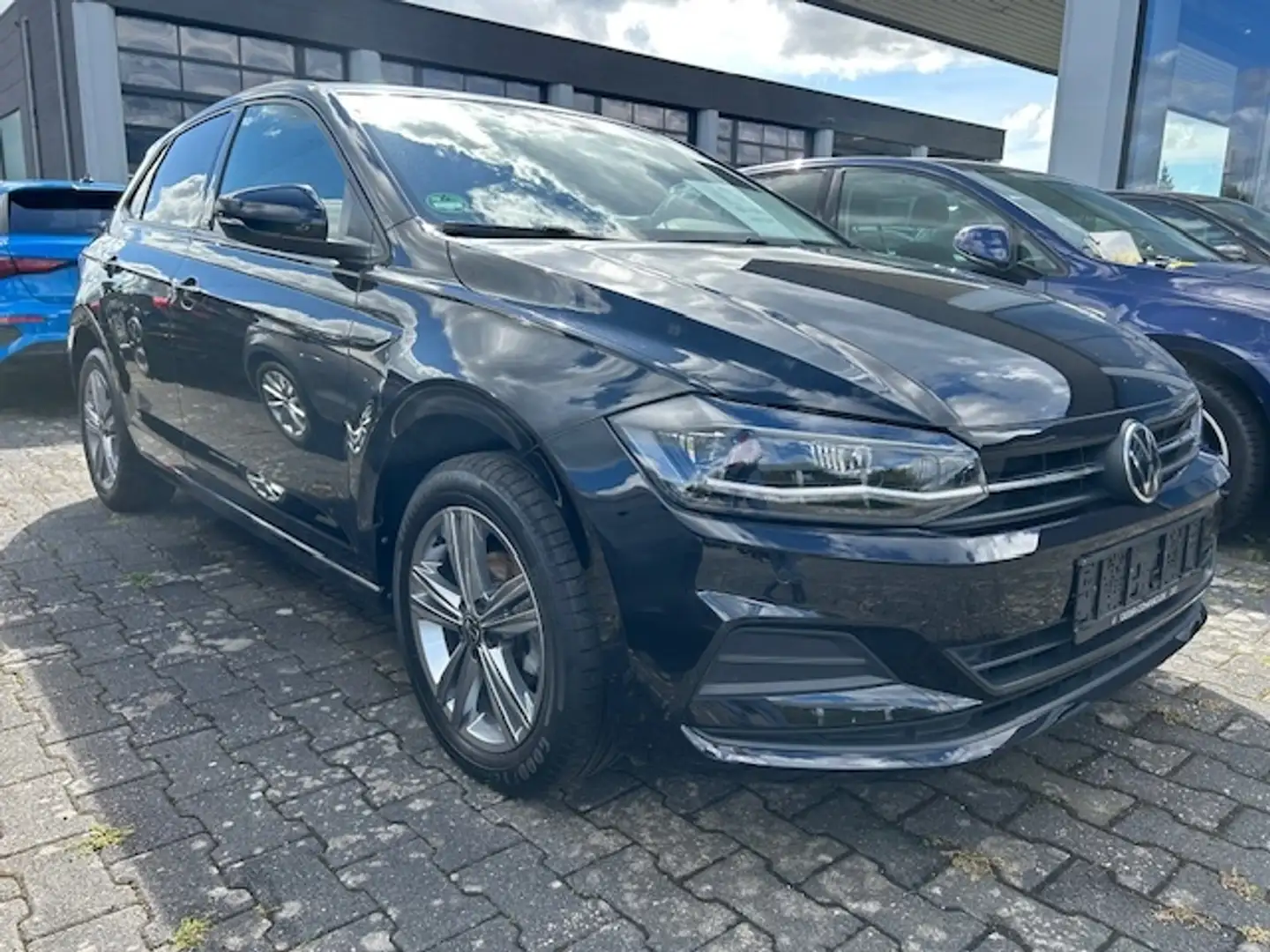 Volkswagen Polo TSI "Active" DSG, NP: 29.000 € Schwarz - 2