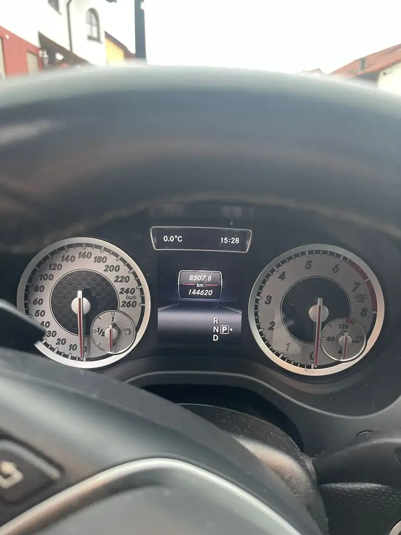 Mercedes-Benz 180 BlueEfficiency 7G-DCT Schwarz - 2