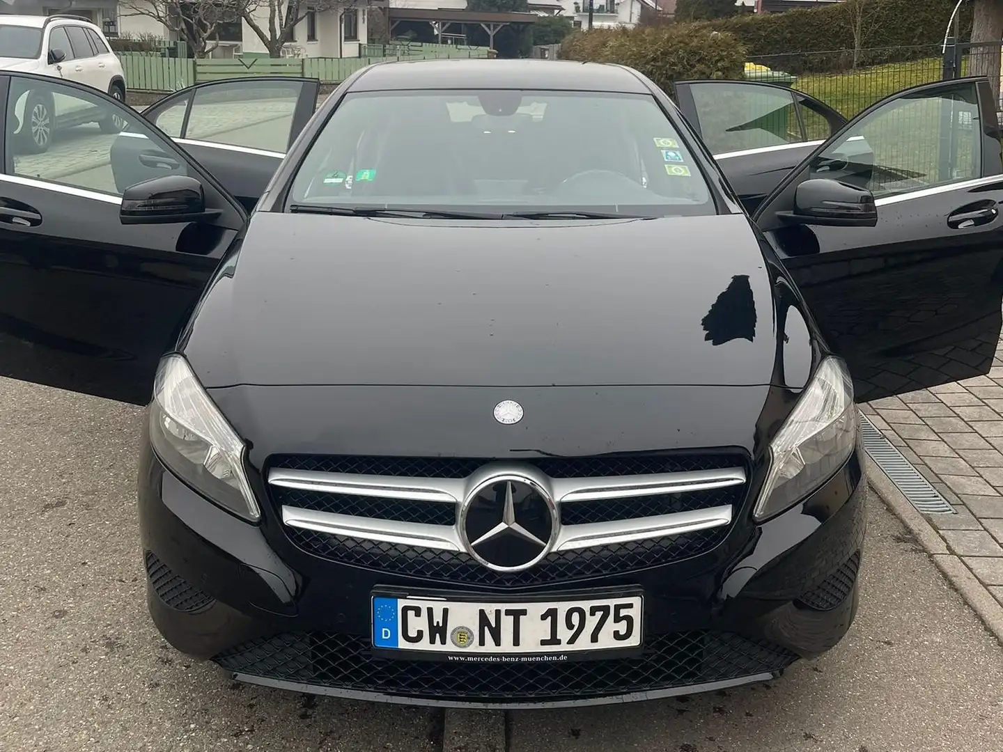 Mercedes-Benz 180 BlueEfficiency 7G-DCT Schwarz - 1