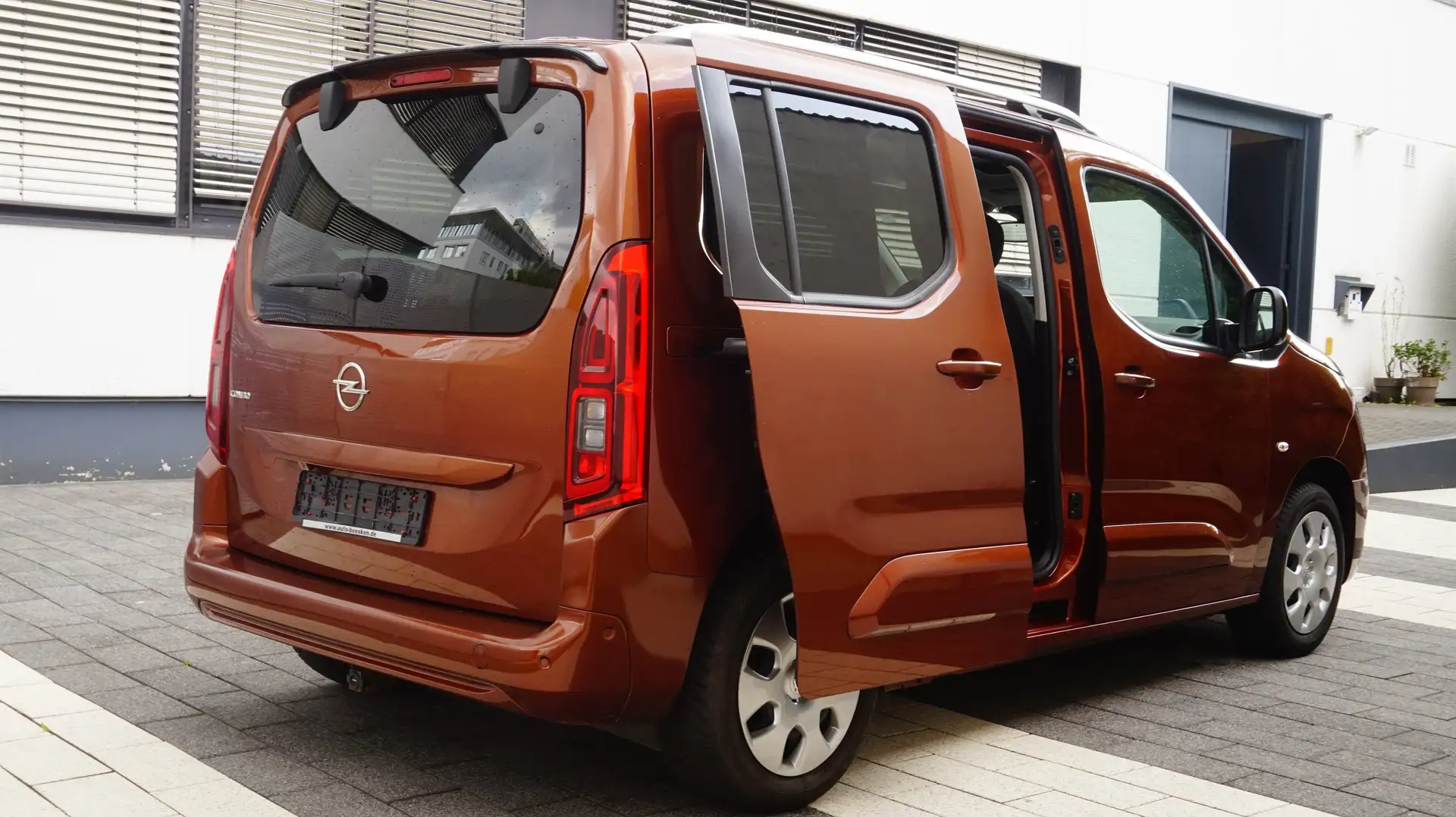 Opel Combo Ultimate/ 1-Hand TUV AU NEU/PANORAMA/NAVI/TOP-Zust Marrón - 1
