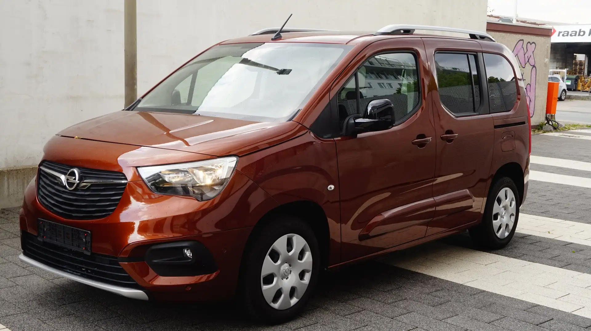 Opel Combo Ultimate/ 1-Hand TUV AU NEU/PANORAMA/NAVI/TOP-Zust Marrón - 2