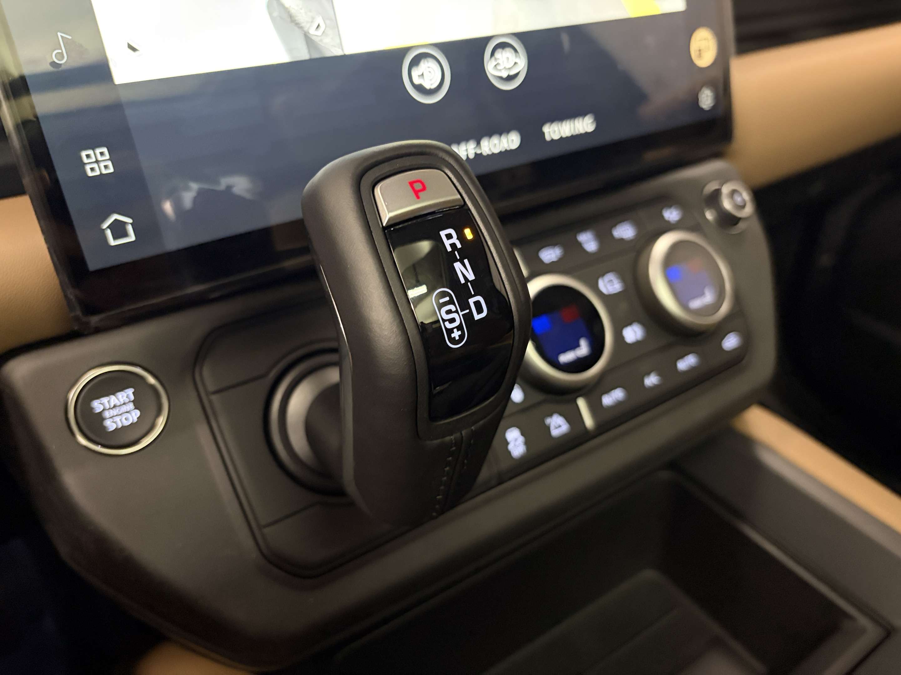2026 Land Rover Defender S thumb 19