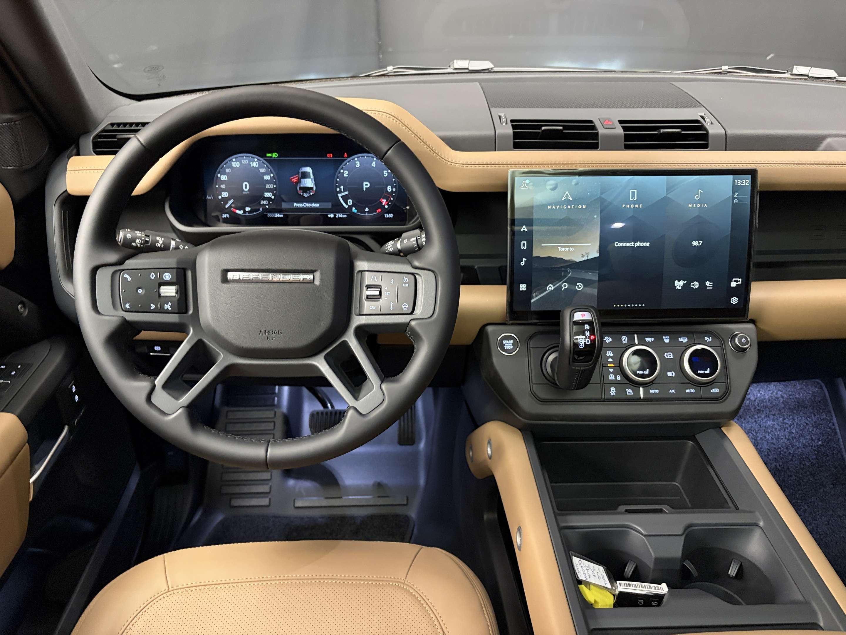 2026 Land Rover Defender S thumb 13