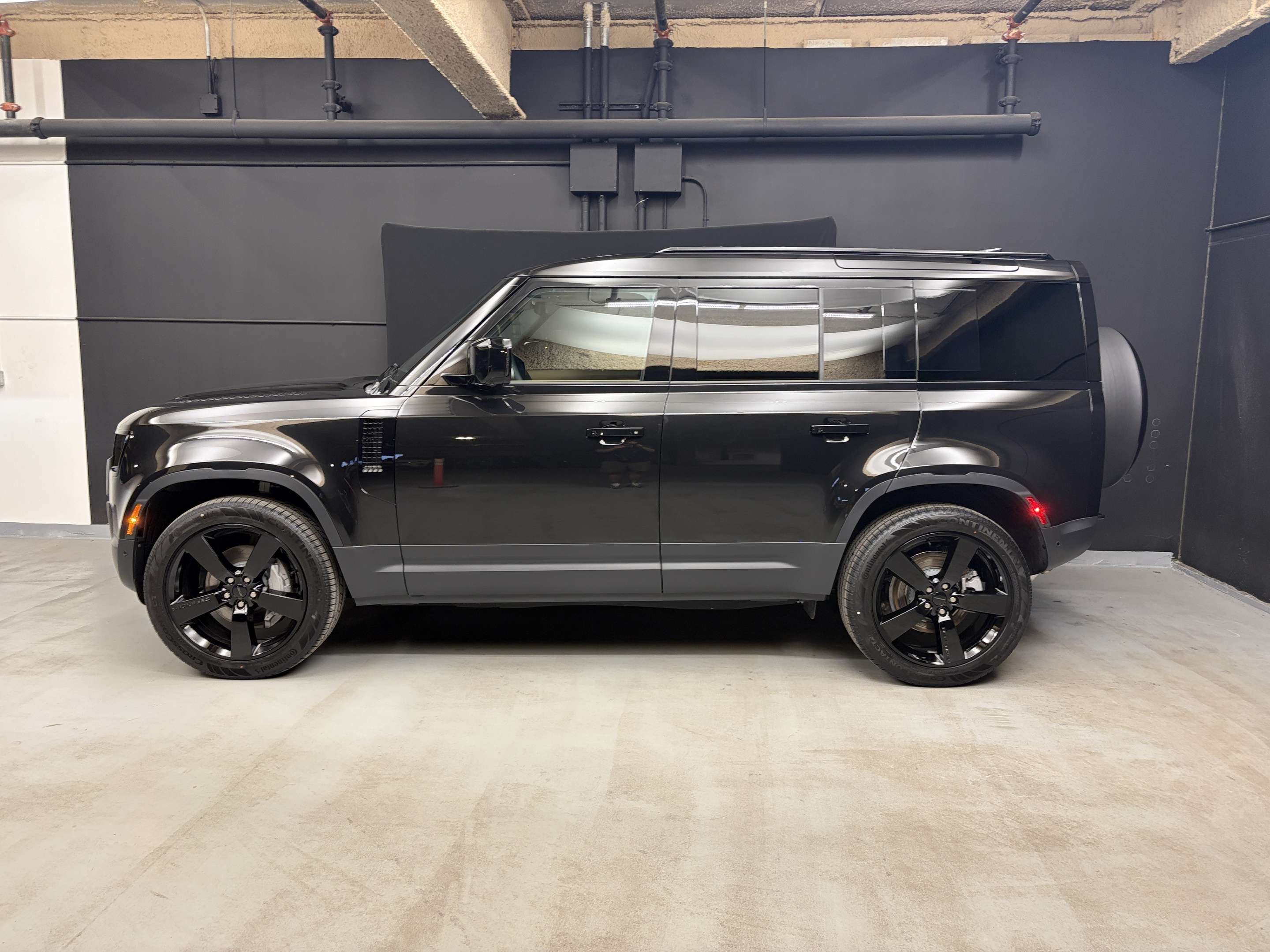 2026 Land Rover Defender S alt 3