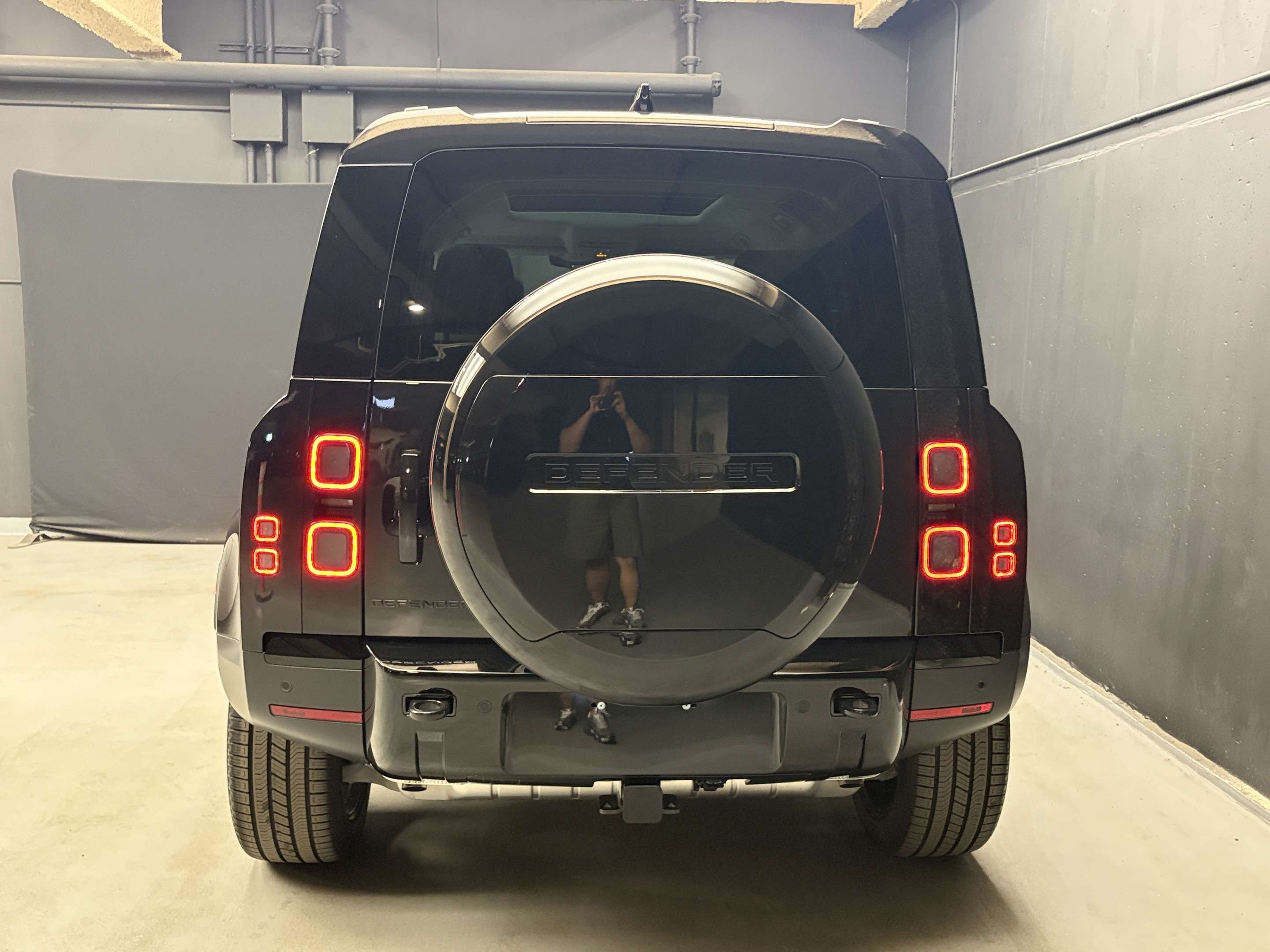 2026 Land Rover Defender S thumb 6