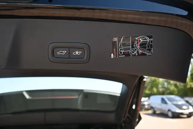 Volvo XC40 view 9