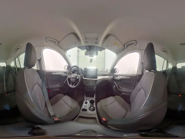 Ford Focus view 13