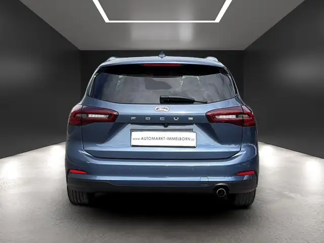 Ford Focus view 9