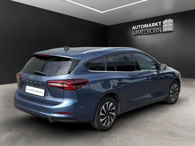 Ford Focus view 6