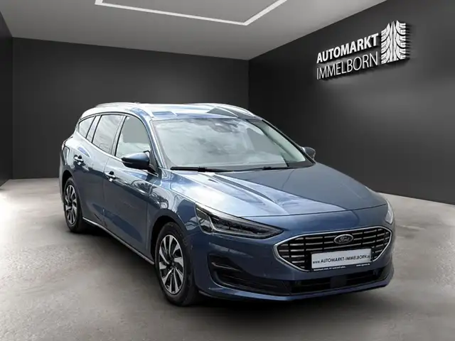 Ford Focus view 2