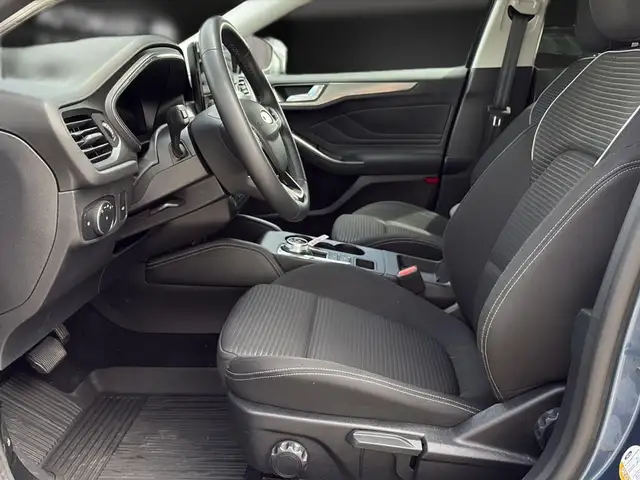 Ford Focus view 14