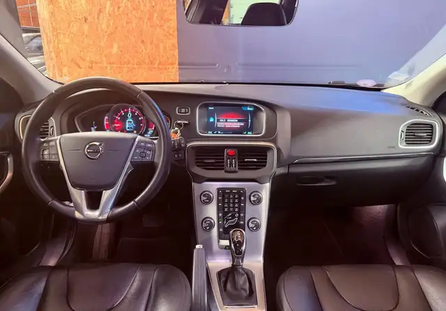 Volvo V40 view 5