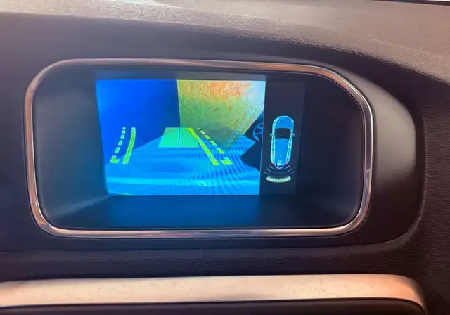 Volvo V40 view 8