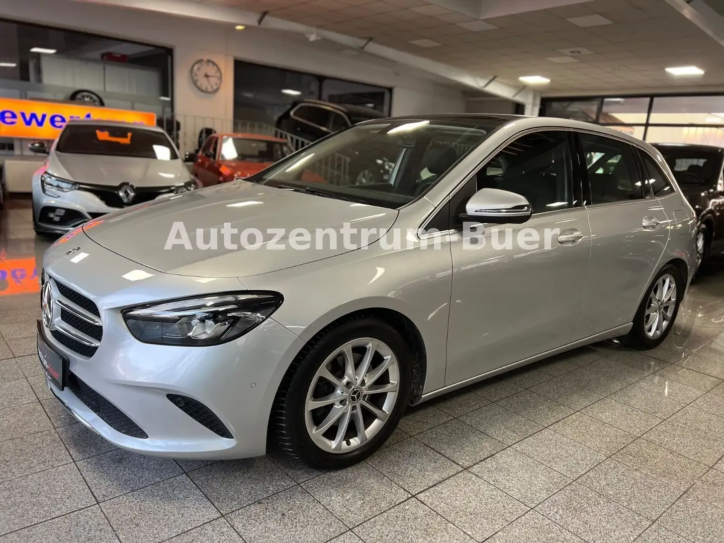 Mercedes-Benz B 200 B -Klasse B 200 "Pano/Anhänger/Navi/Kamera" Argent - 2