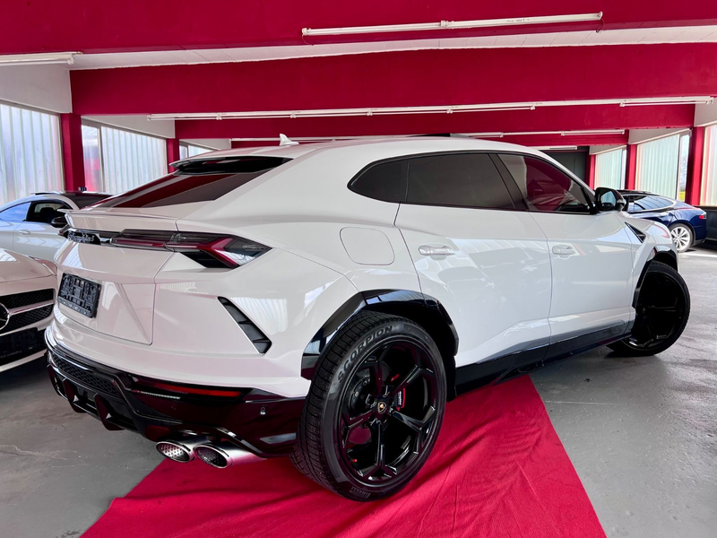 Lamborghini Urus Panorama B&O 360° ACC Hud Massage Lüftung — photo 9