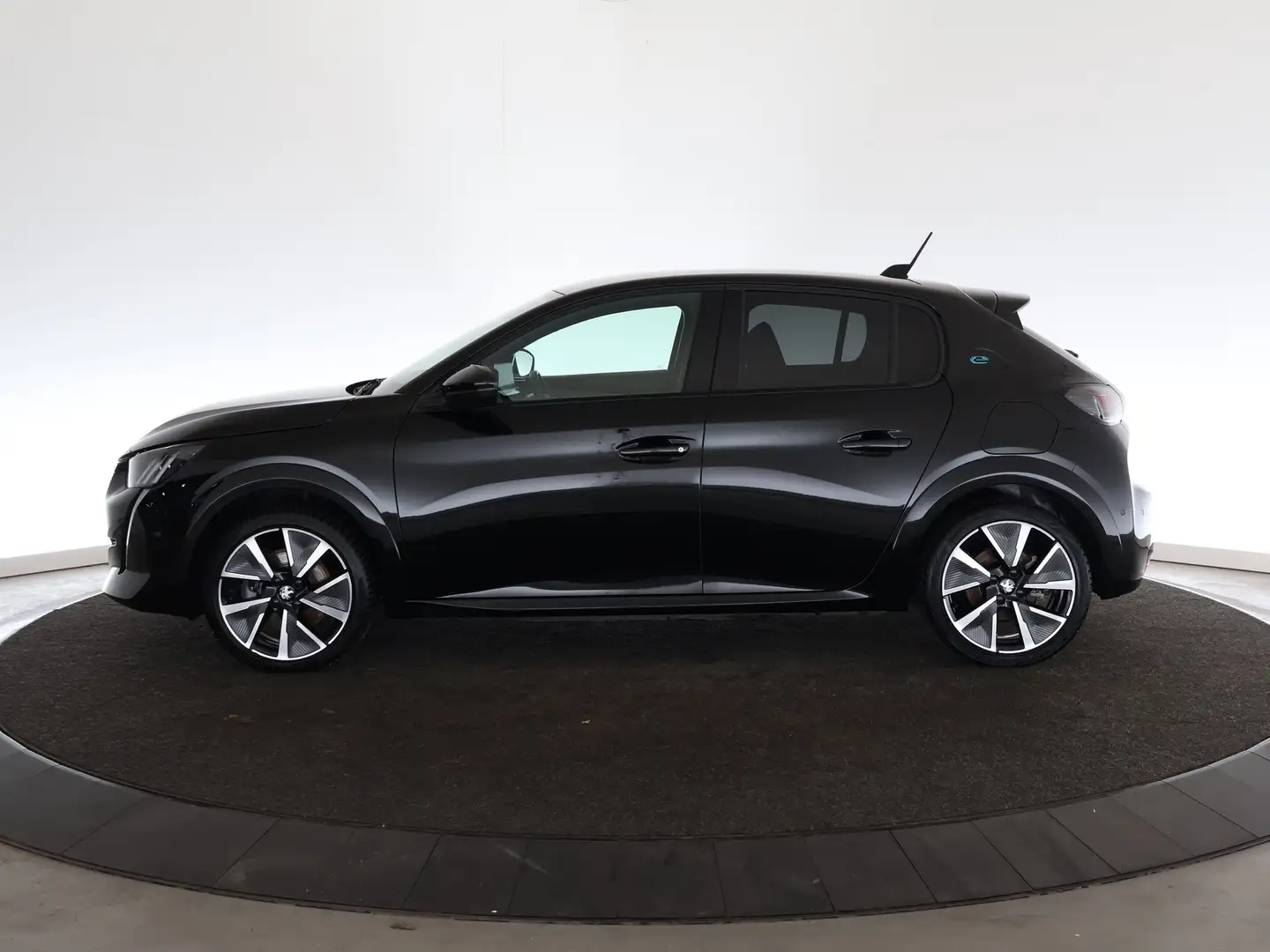 Peugeot e-208 EV GT 350 50 kWh | Stoelverwarming | Clima | Navi Zwart - 2