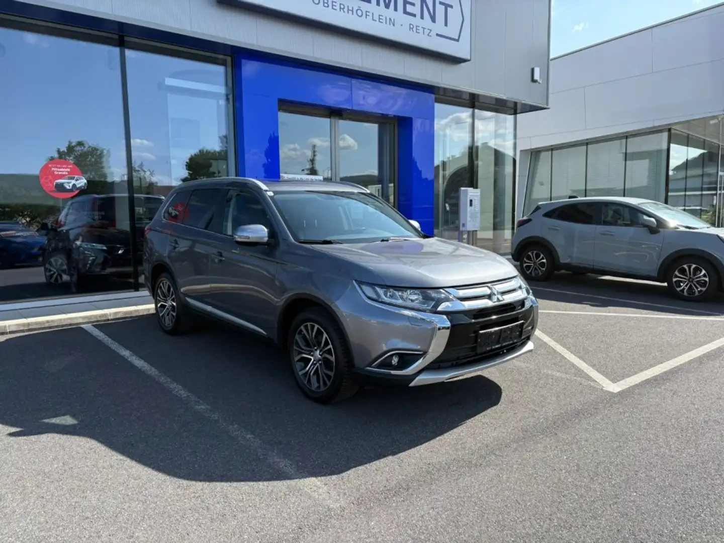 Mitsubishi Outlander Instyle 2,2 Diesel Grau - 2