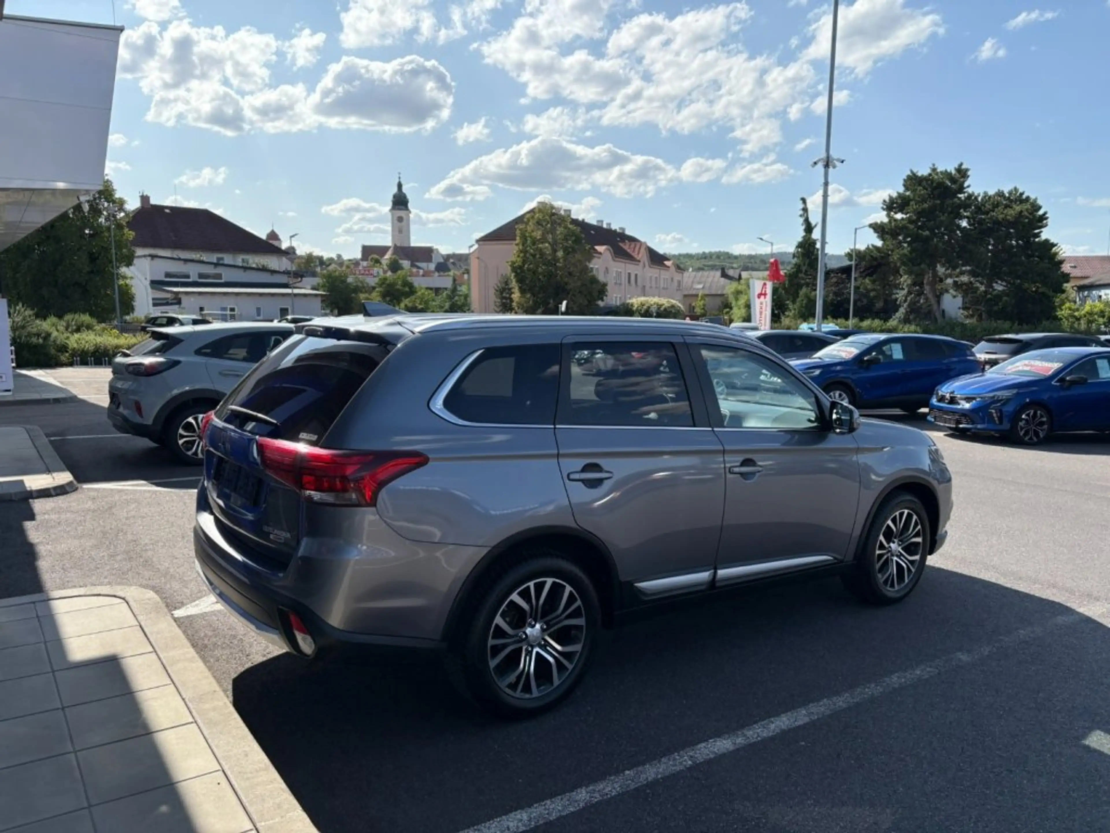 Mitsubishi Outlander Instyle 2,2 Diesel — photo 3