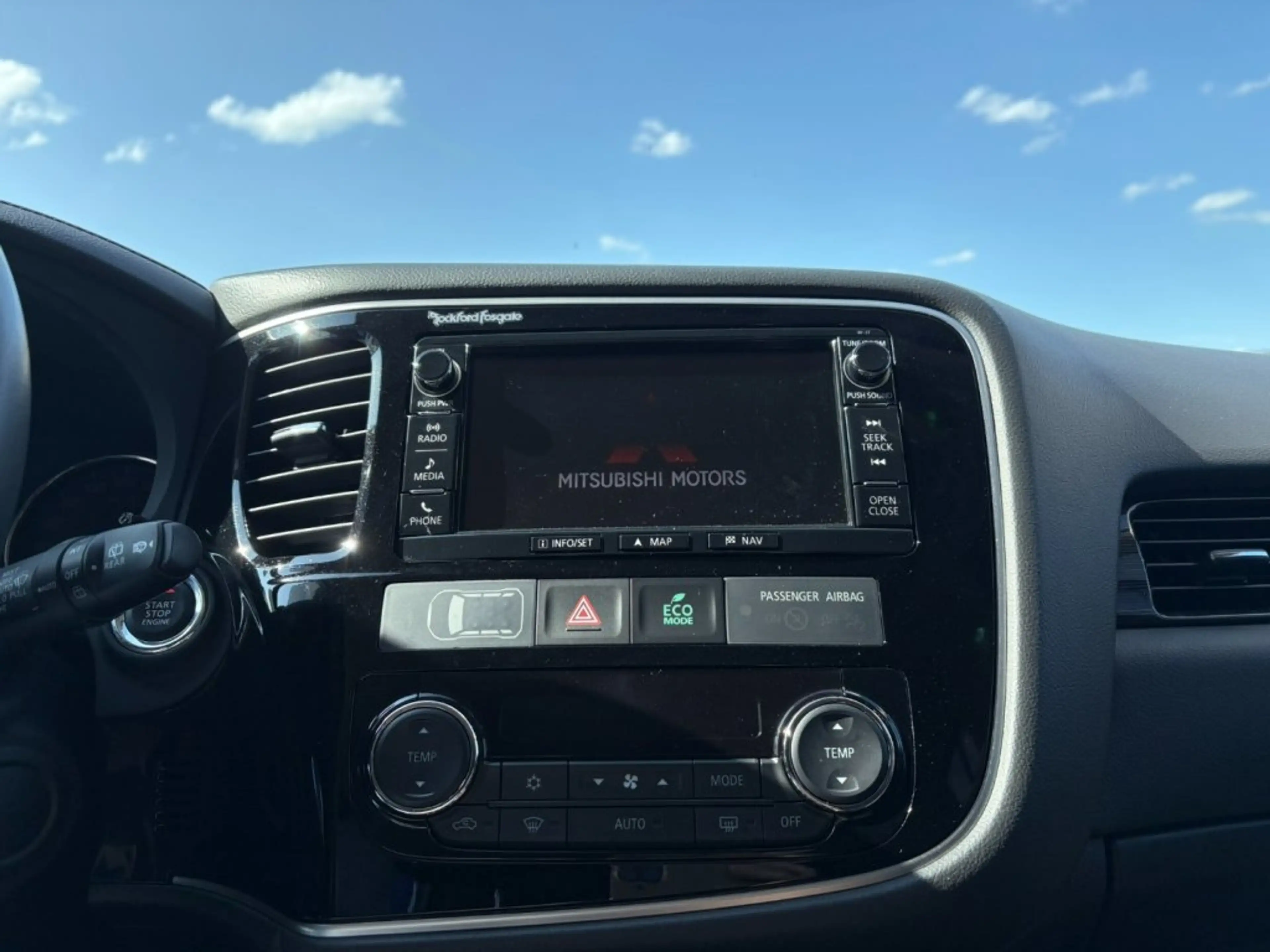 Mitsubishi Outlander Instyle 2,2 Diesel — photo 10