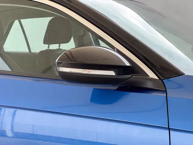 Volkswagen T-Roc view 17