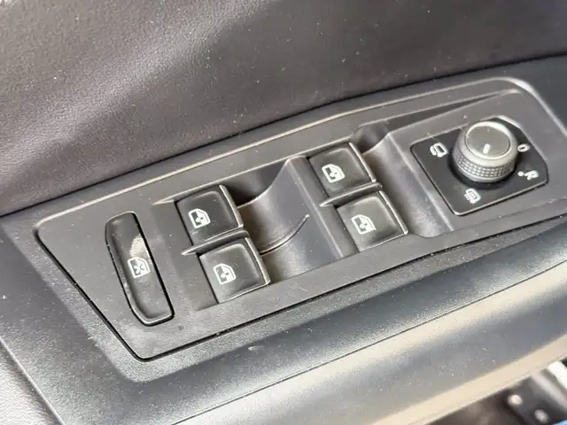 Volkswagen T-Roc view 21