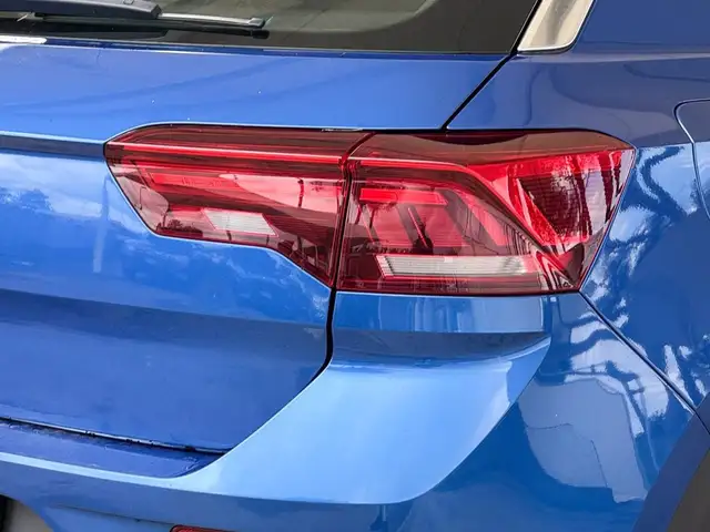 Volkswagen T-Roc view 18