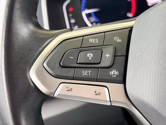 Volkswagen T-Roc view 22