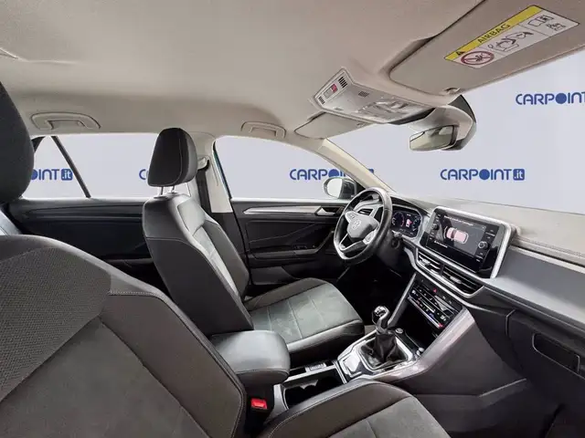 Volkswagen T-Roc view 7