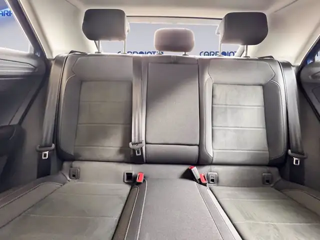 Volkswagen T-Roc view 10