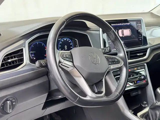 Volkswagen T-Roc view 20