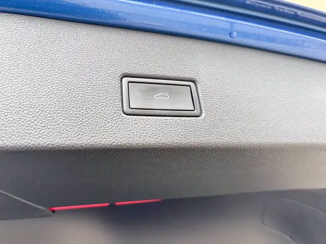 Volkswagen T-Roc view 13