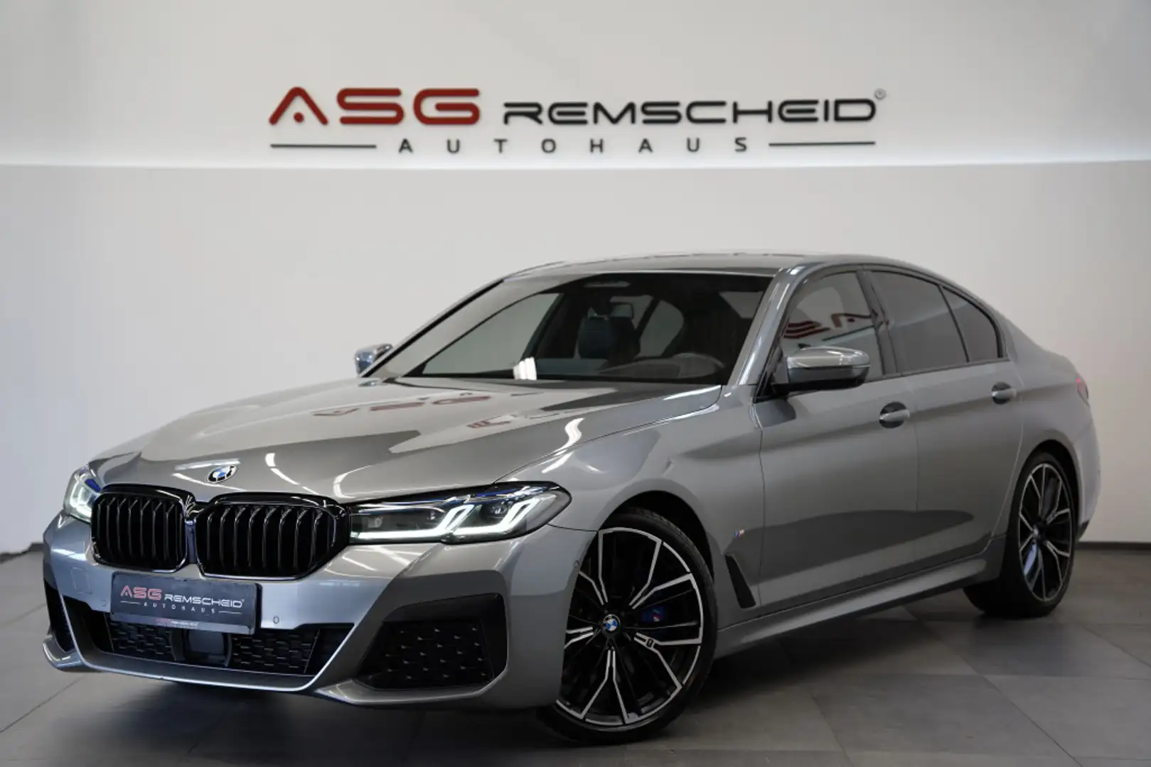 BMW 530 d xD M Sportpaket *1.H *20 *ACC *H-UP *AHK Šedá - 1