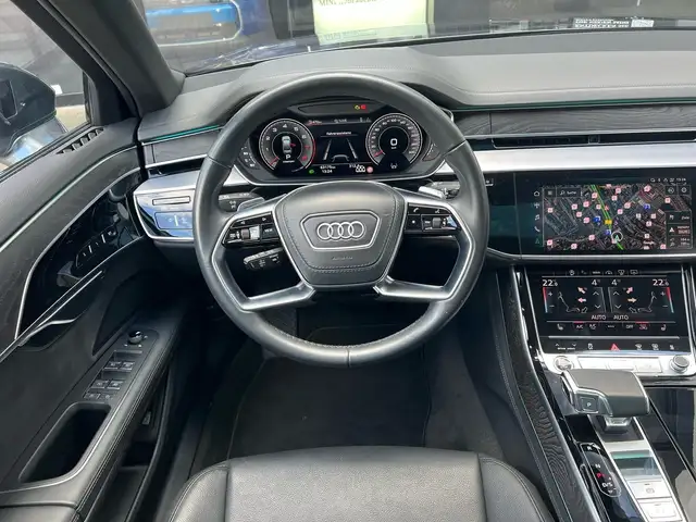 Audi A8 view 9