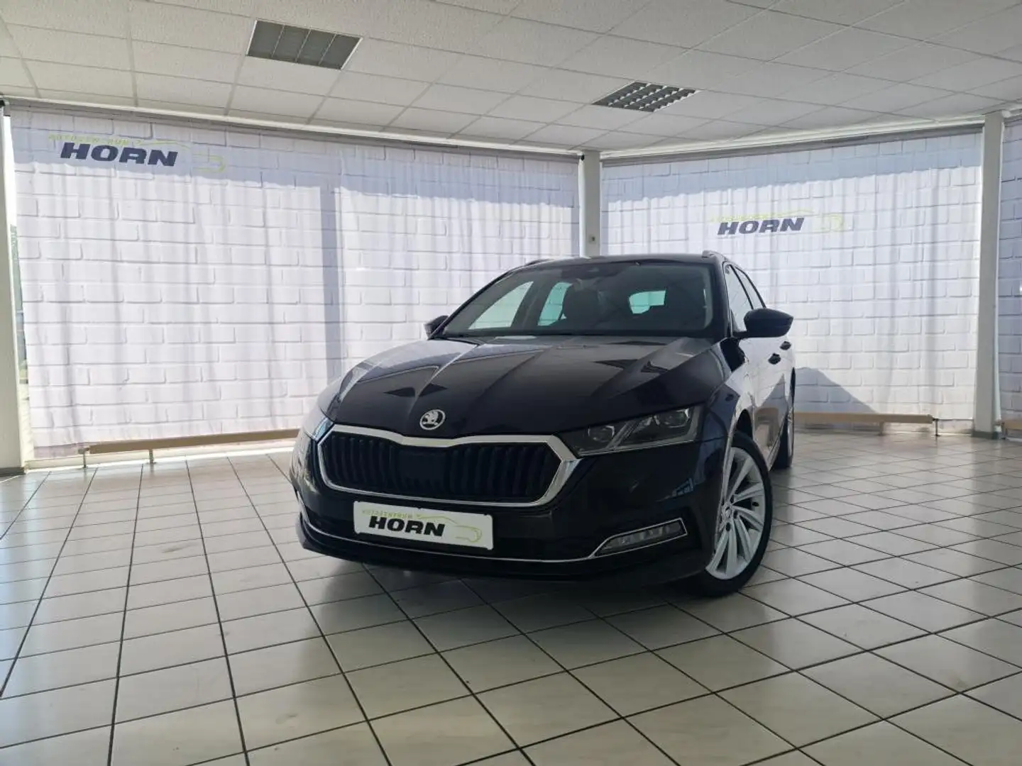 Skoda Octavia Style iV, 1.Hand, HU/AU neu, LED, Navi, elktr.Sitz Schwarz - 1