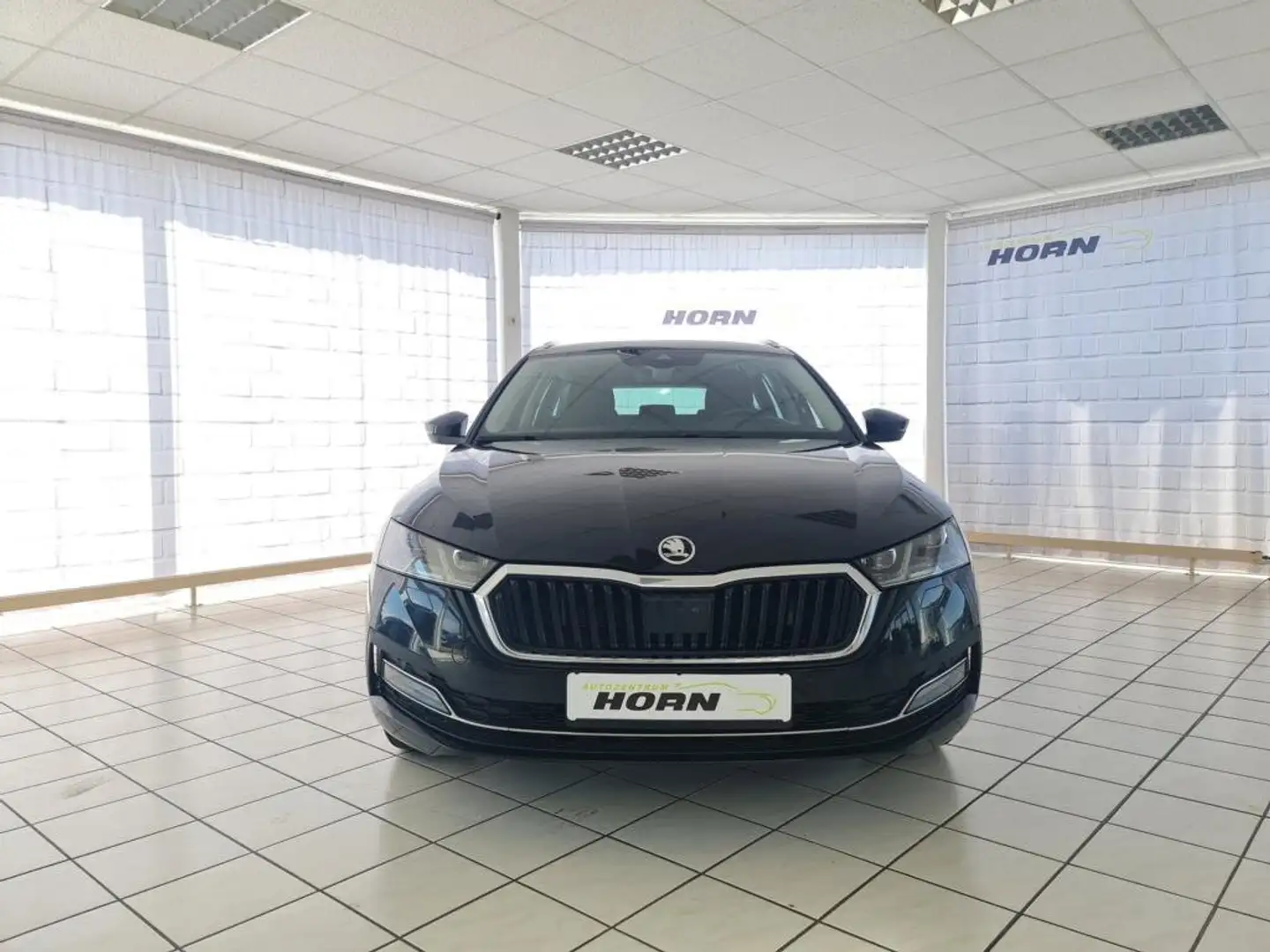 Skoda Octavia Style iV, 1.Hand, HU/AU neu, LED, Navi, elktr.Sitz Schwarz - 2