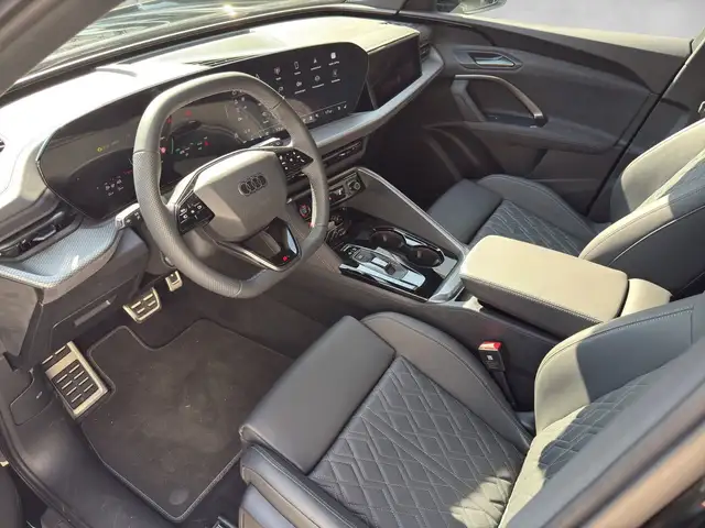 Audi Q5 view 5