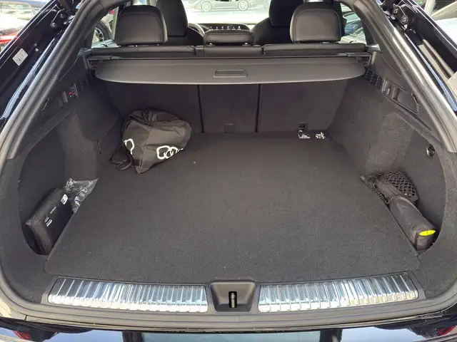 Audi Q5 view 14