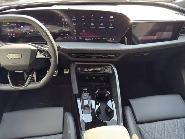 Audi Q5 view 8