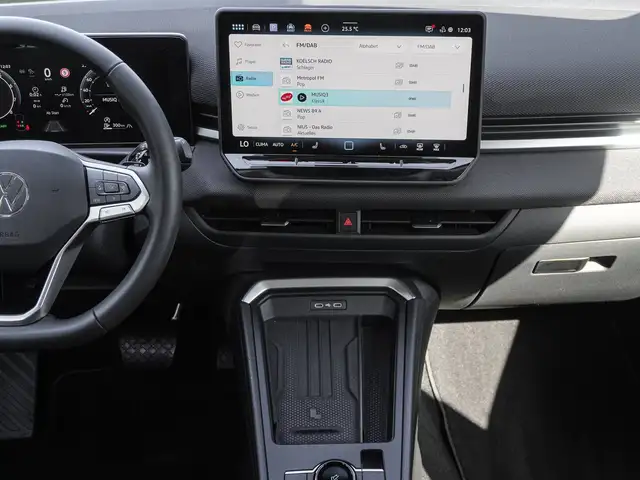 Volkswagen T-Roc view 12