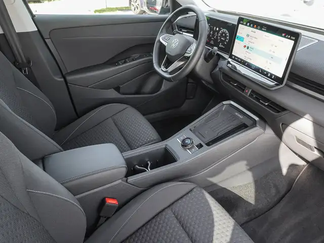 Volkswagen T-Roc view 8