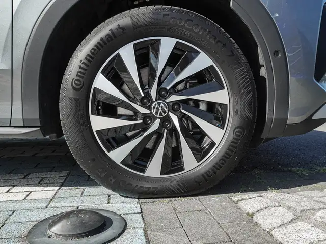 Volkswagen T-Roc view 7