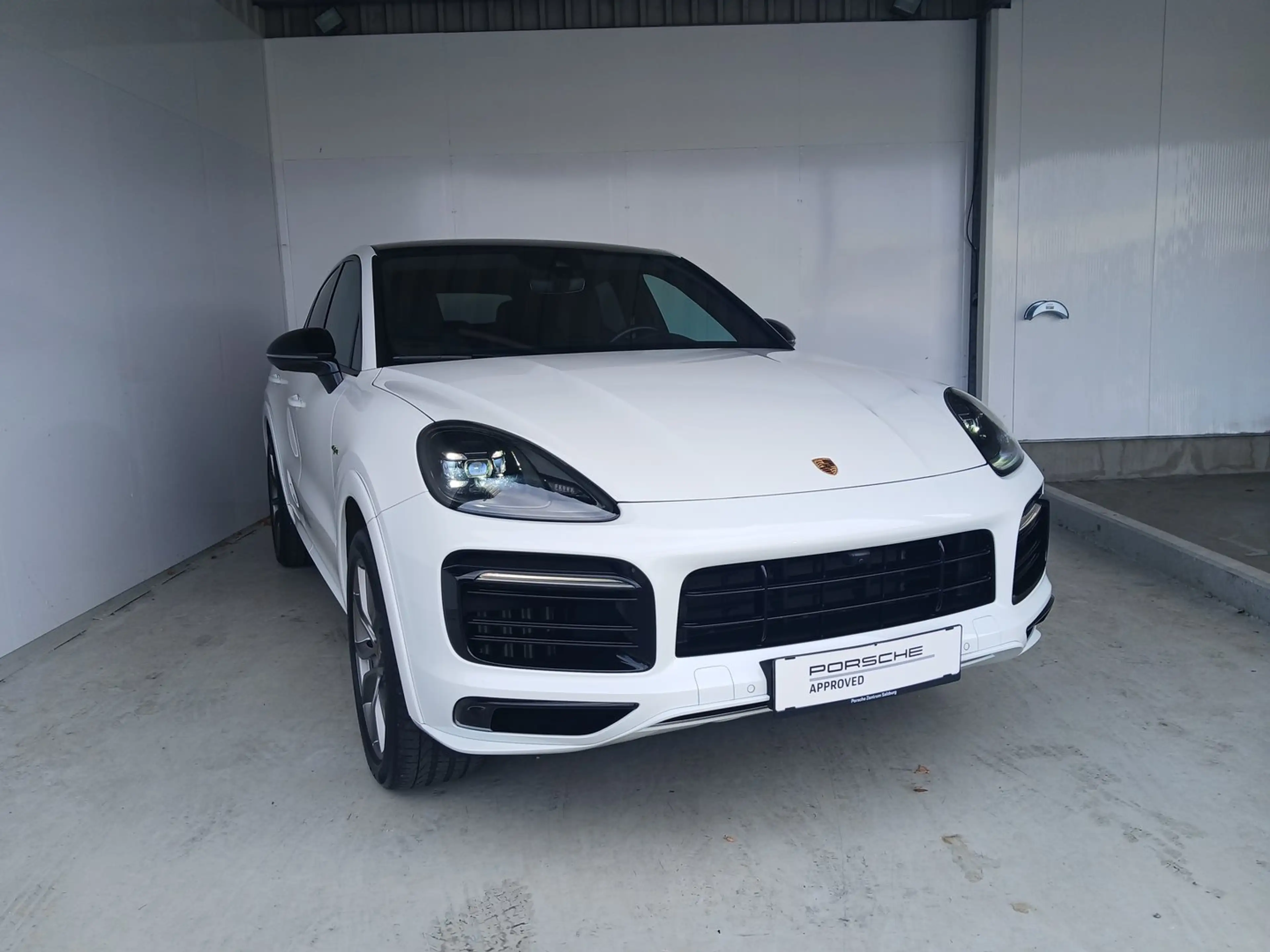 Porsche Cayenne E-Hybrid Coupé Platinum Edition — photo 3