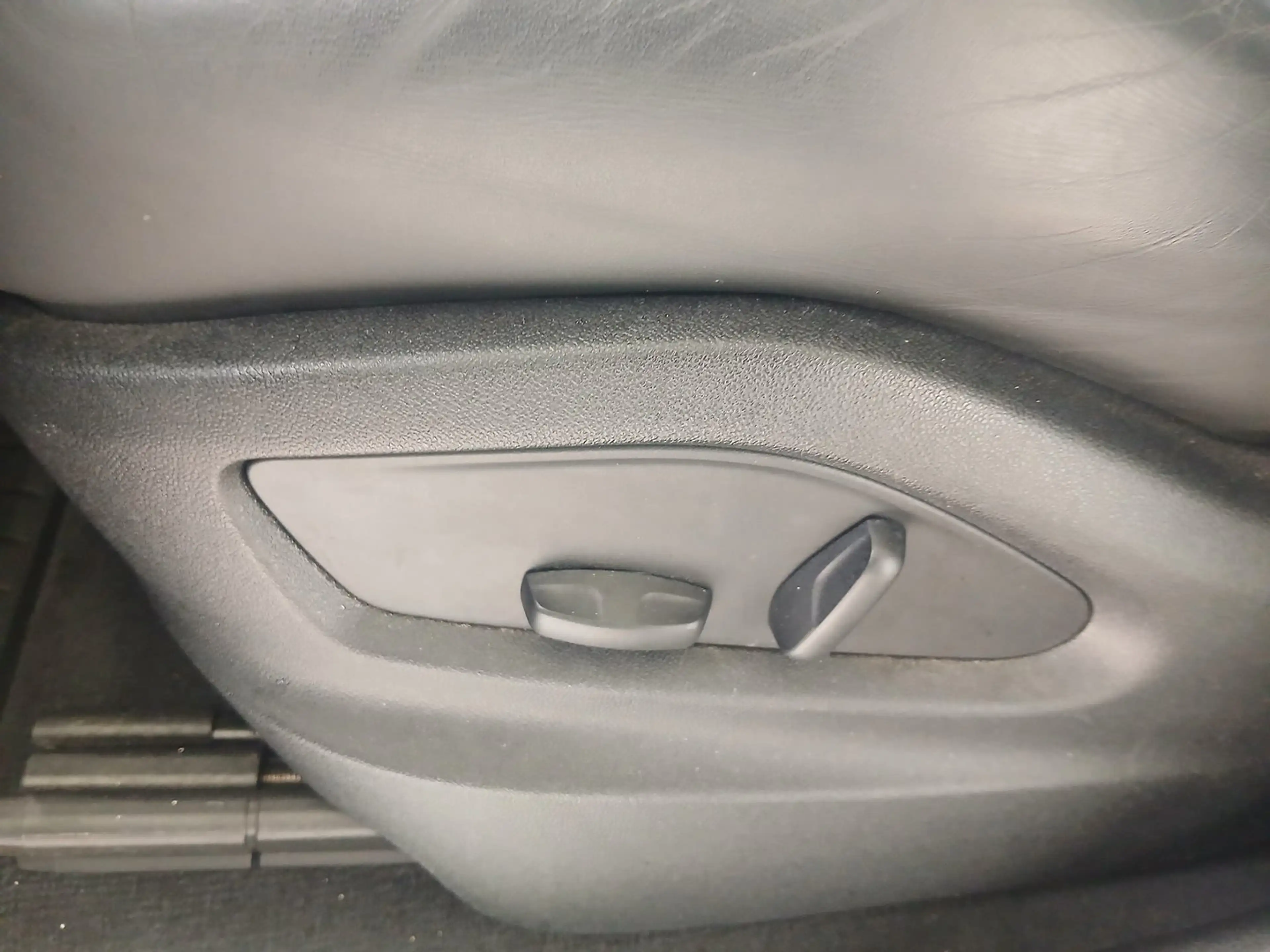 Porsche Cayenne E-Hybrid Coupé Platinum Edition — photo 15