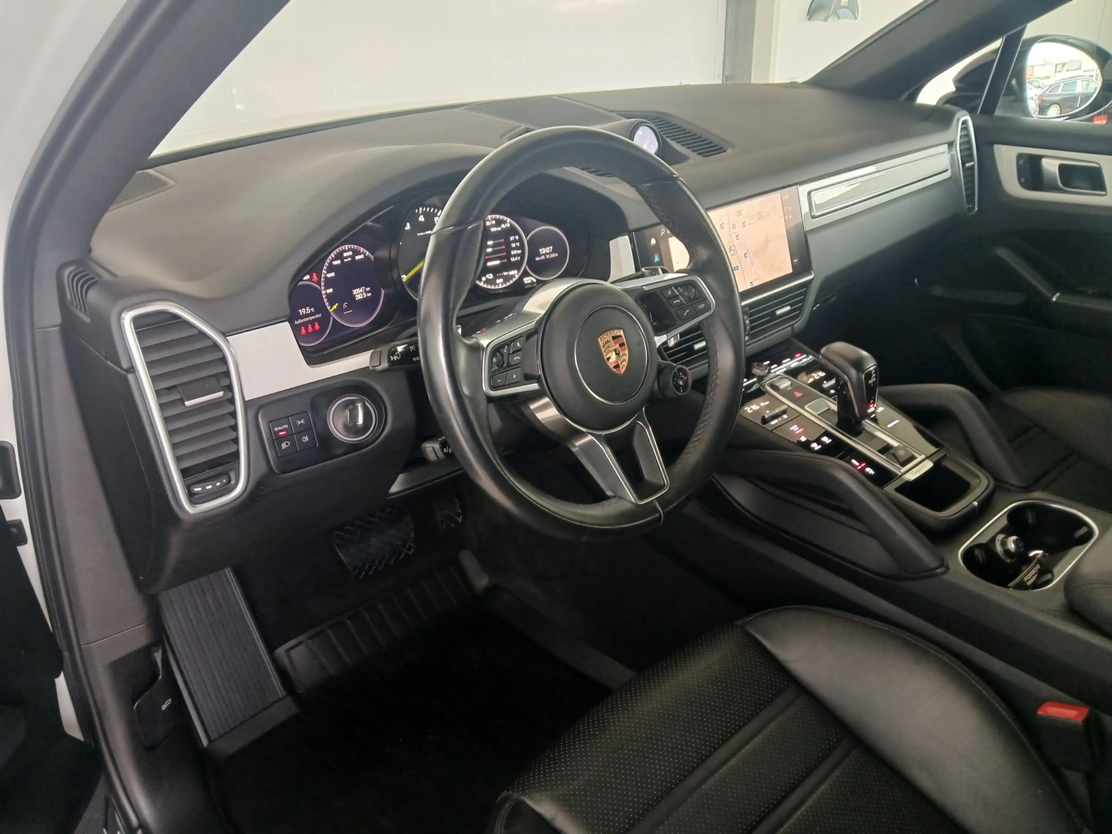 Porsche Cayenne E-Hybrid Coupé Platinum Edition — photo 12