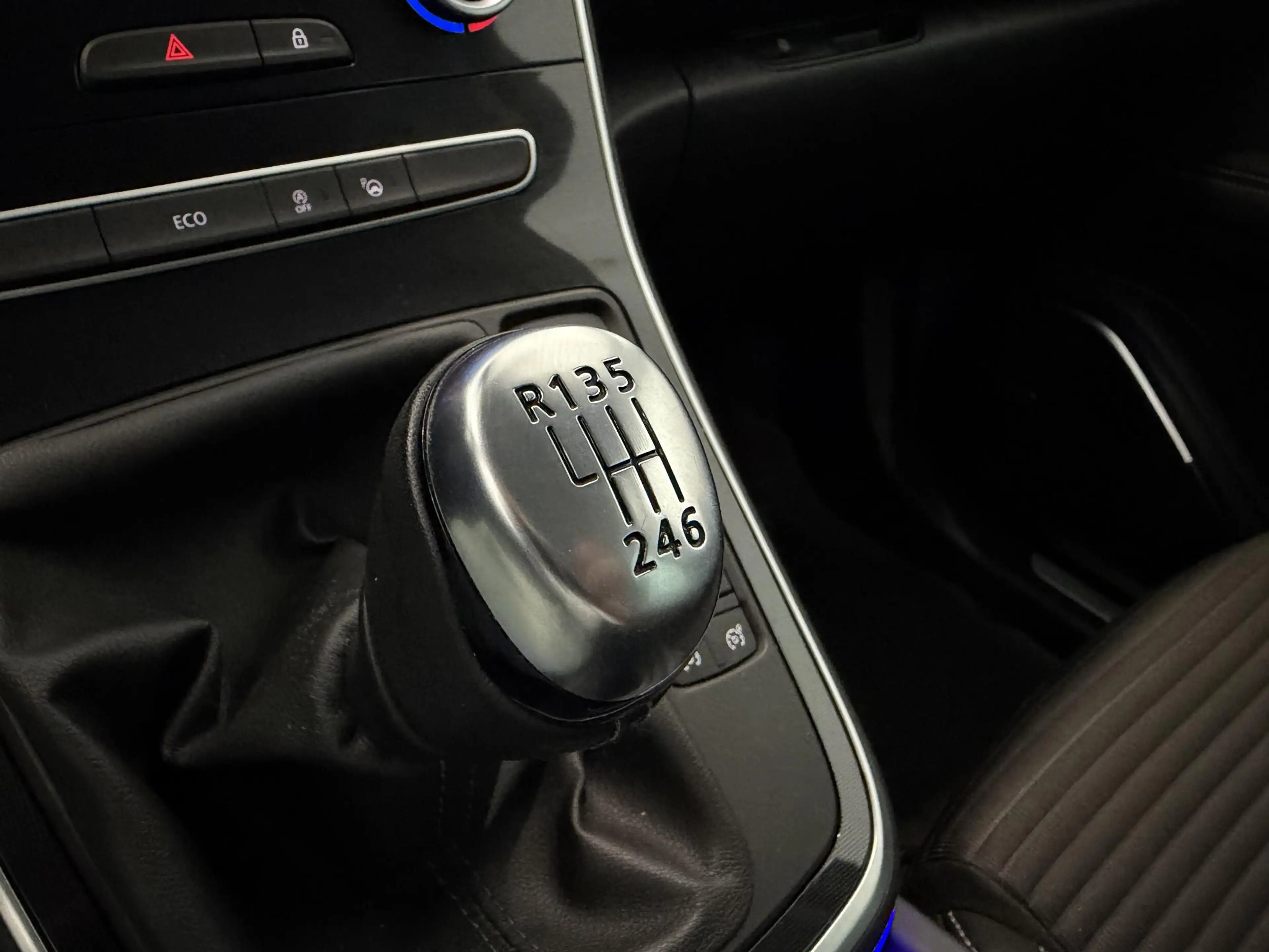 Renault Scenic 1.3 TCe Bose | Trekhaak | Easy Life Pack | Massage — photo 23