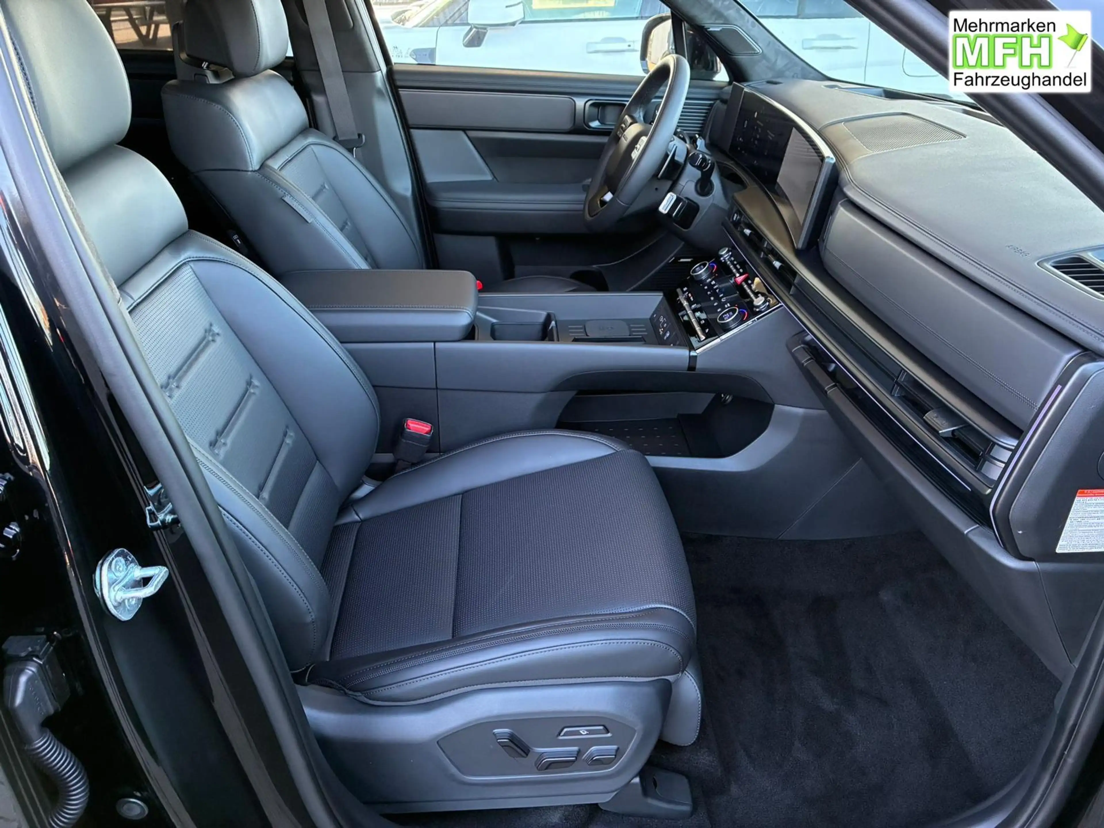 Hyundai SANTA FE PHEV Black Line 4WD 6-Sitzer / 4x Shz + Sitzbel... — photo 11