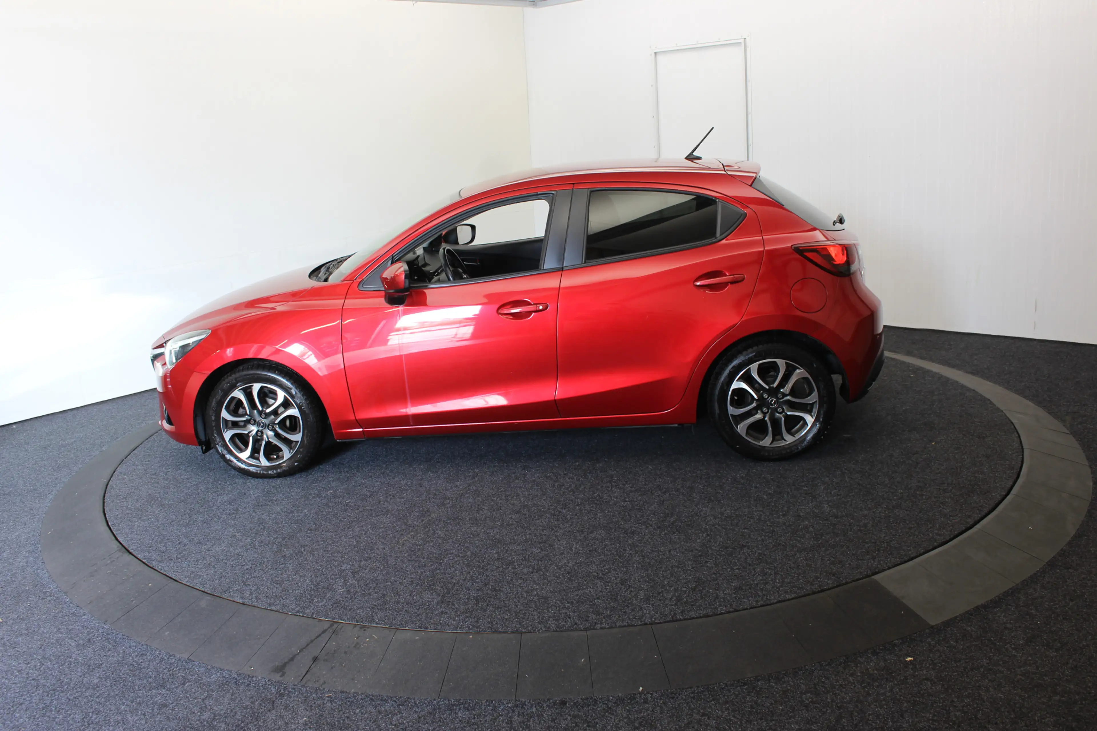 Mazda 2 1.5 Skyactiv-G GT-M Navigatie Stoel Verwarming Cru — photo 11