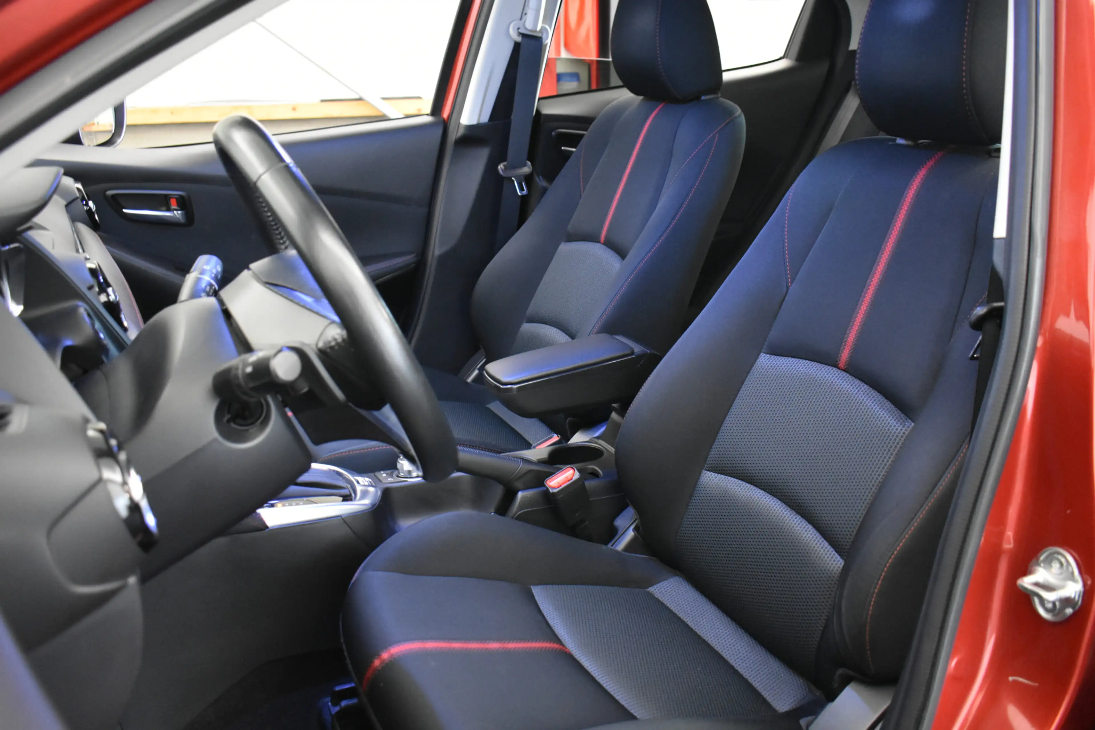Mazda 2 1.5 Skyactiv-G GT-M Navigatie Stoel Verwarming Cru — photo 2