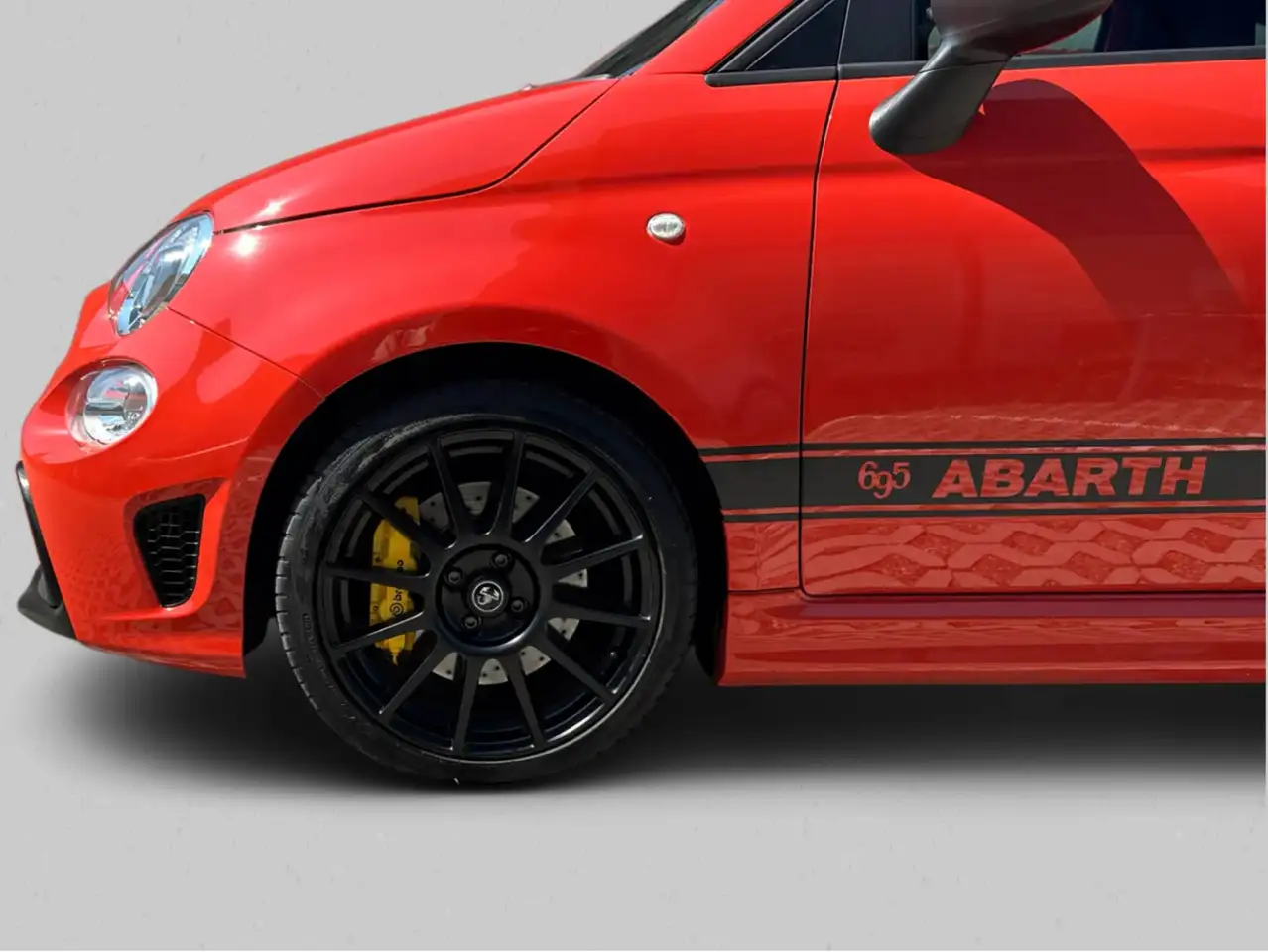 Abarth 695 2024 — фото 9