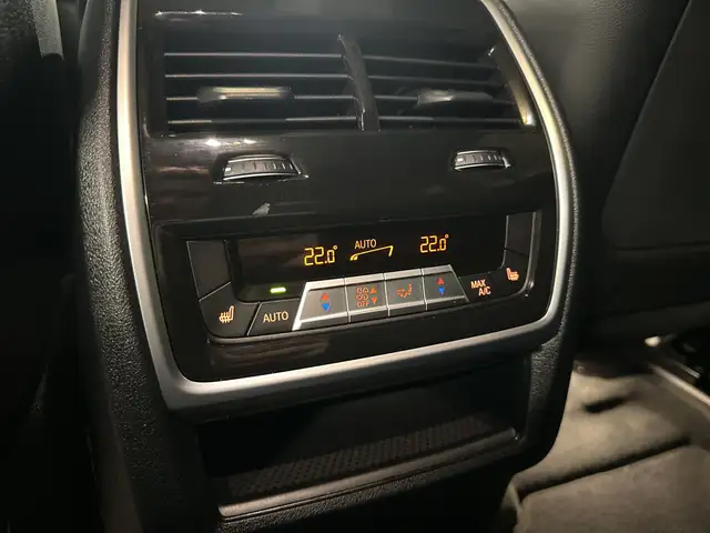 BMW X6 view 15